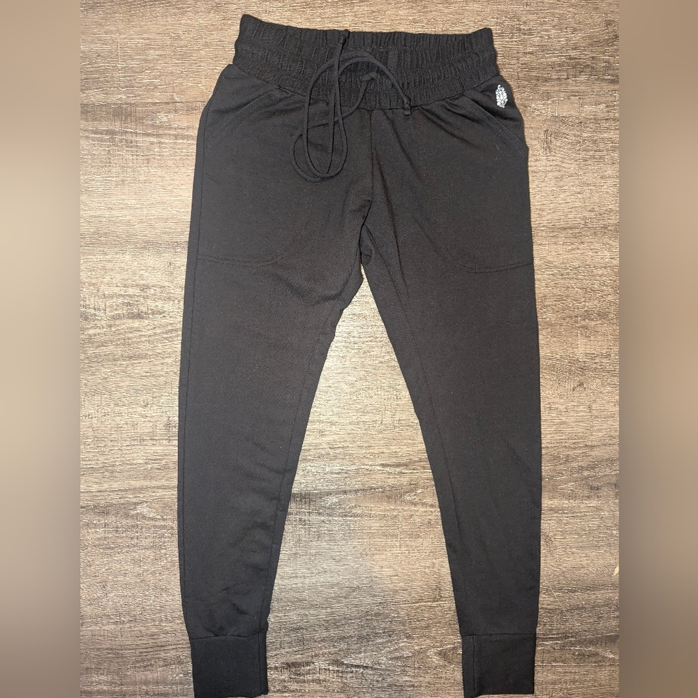 FREE PEOPLE MOVEMENT soft black sweatpants, XS. NWOT